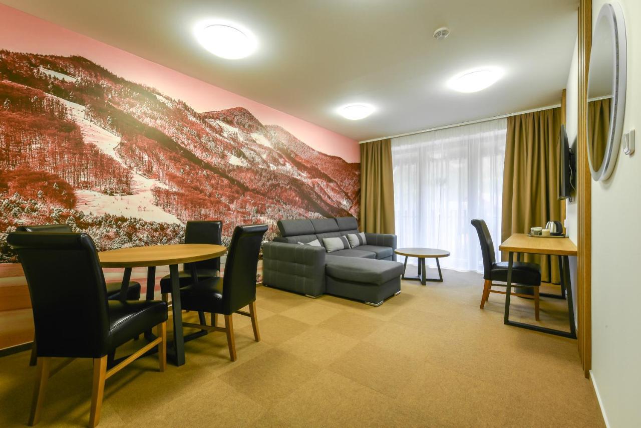Apartmany Humno Valča Exterior foto