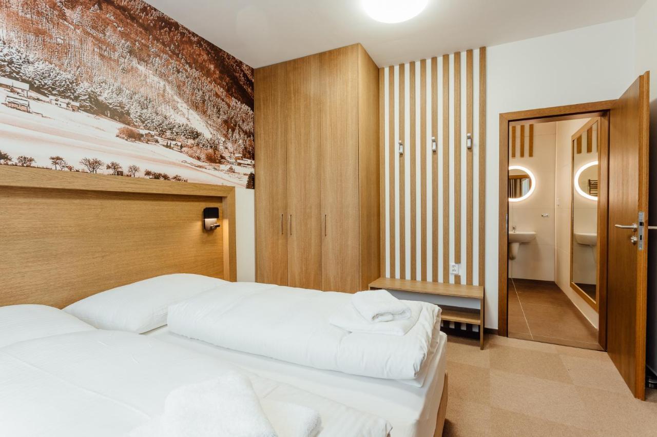 Apartmany Humno Valča Exterior foto