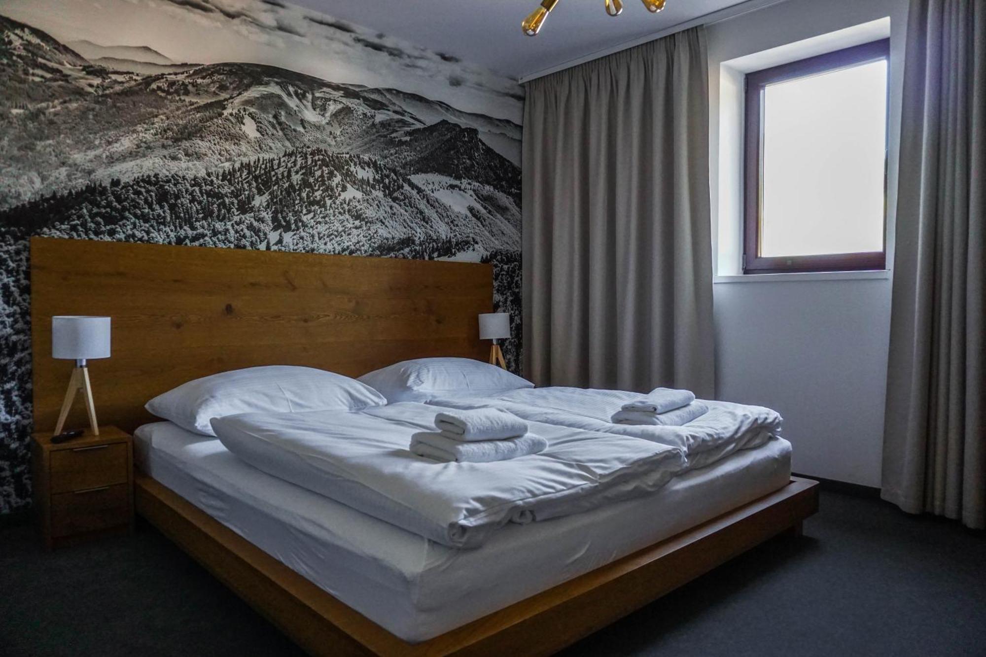 Apartmany Humno Valča Exterior foto